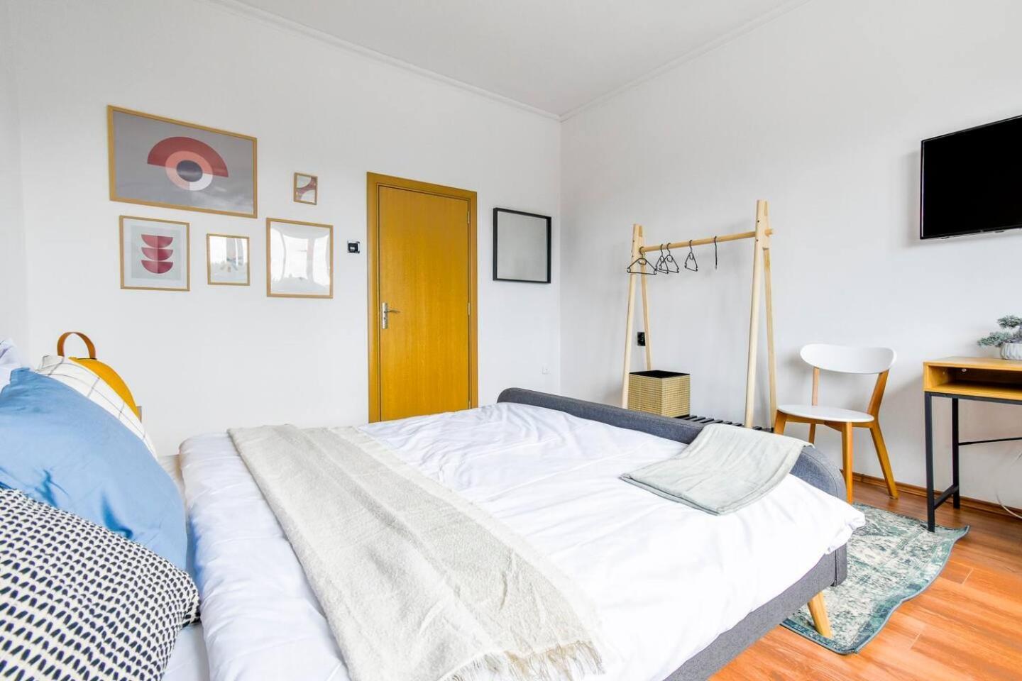 Super Fresh! 3Bdr Apartment In Sofia Center'S Artistic Area 外观 照片