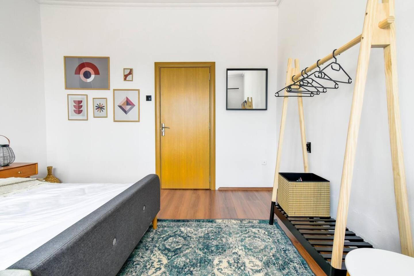 Super Fresh! 3Bdr Apartment In Sofia Center'S Artistic Area 外观 照片