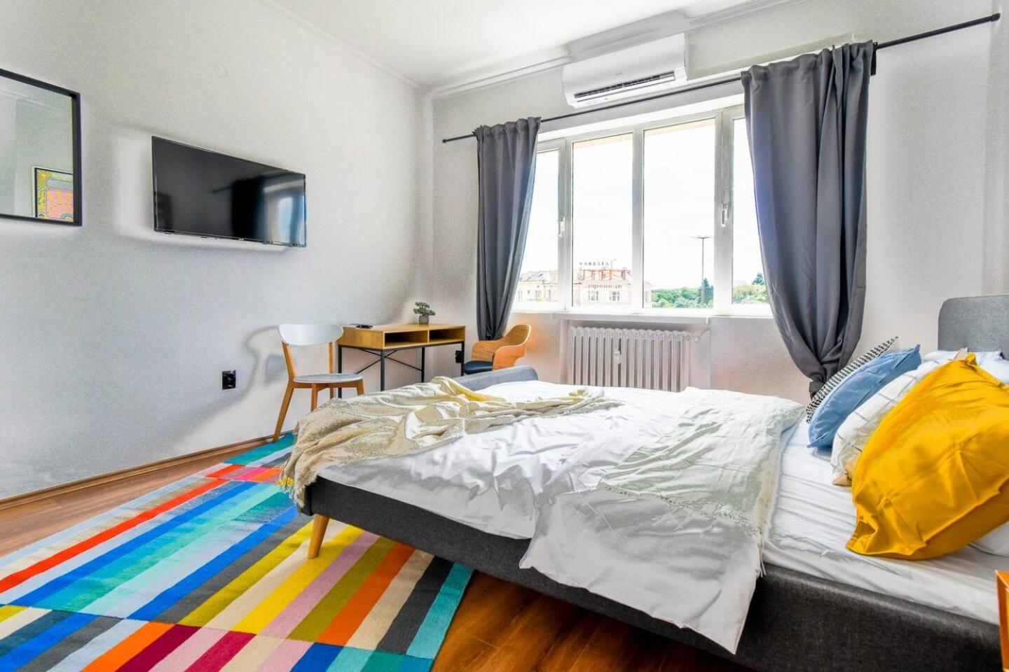 Super Fresh! 3Bdr Apartment In Sofia Center'S Artistic Area 外观 照片